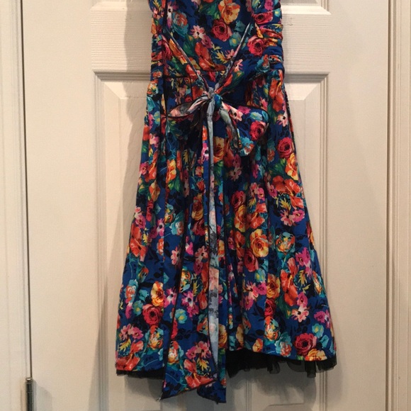 Rainbow Flower Dress 🌼 - Picture 5 of 5